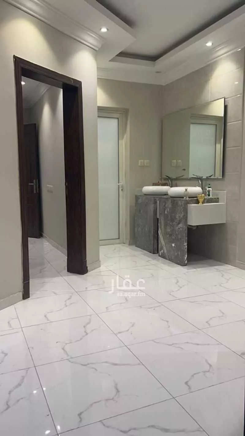 فيلا 12 غرف في طيبة 6