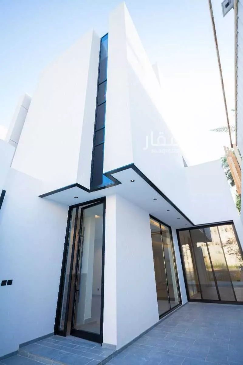 3 bedroom floor in Al Aqiq 2