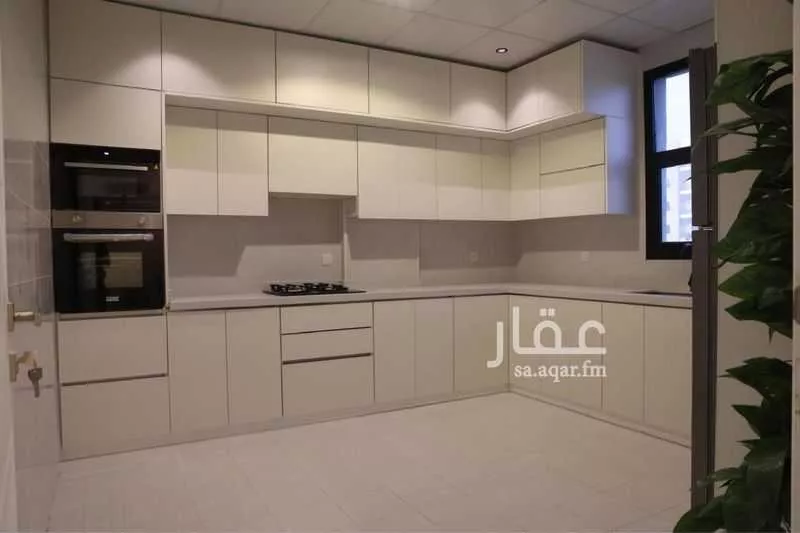 شقة 3 غرف في الحمرا 4