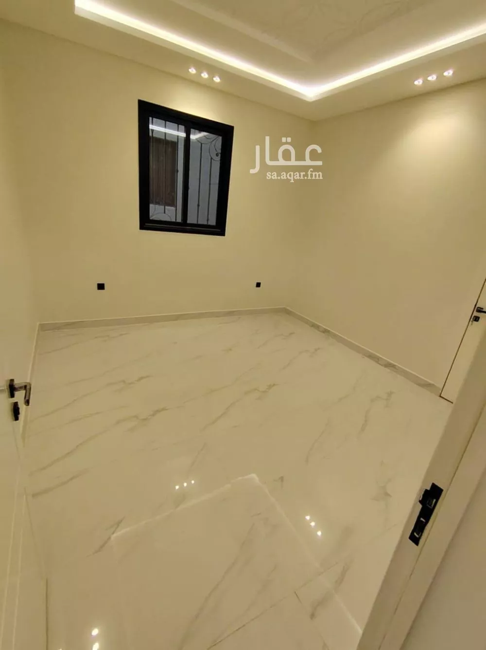 3 bedroom floor in Al Janadriyah 11