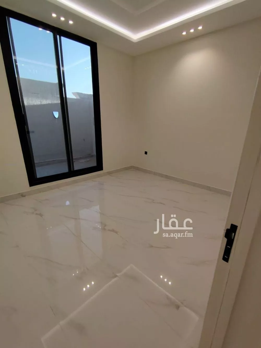 3 bedroom floor in Al Janadriyah 16