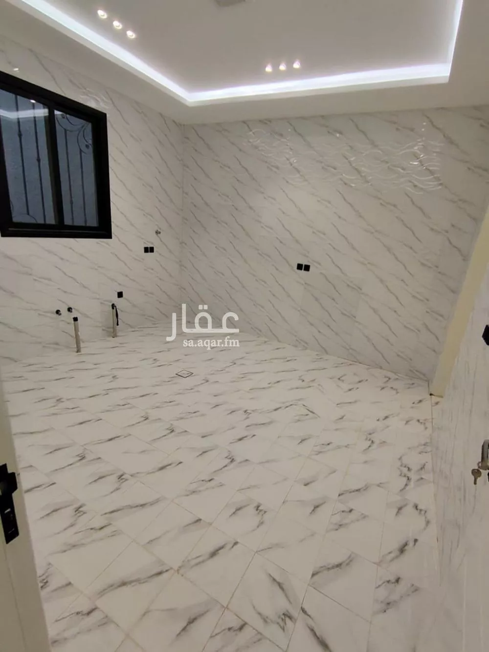 3 bedroom floor in Al Janadriyah 5