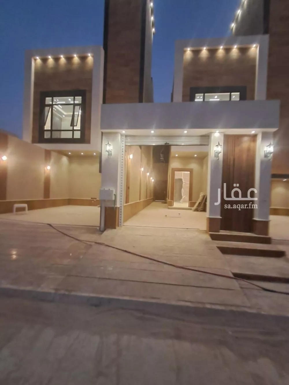 4 bedroom floor in Dhahrat Namar 2