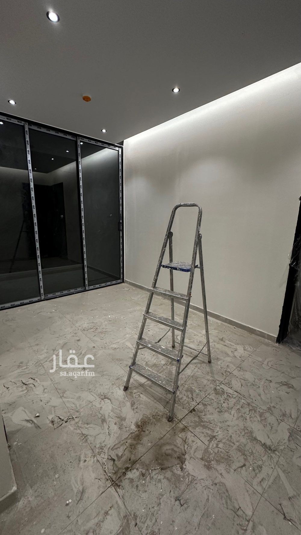 5 bedroom building in Dhahrat Laban, Riyadh 9