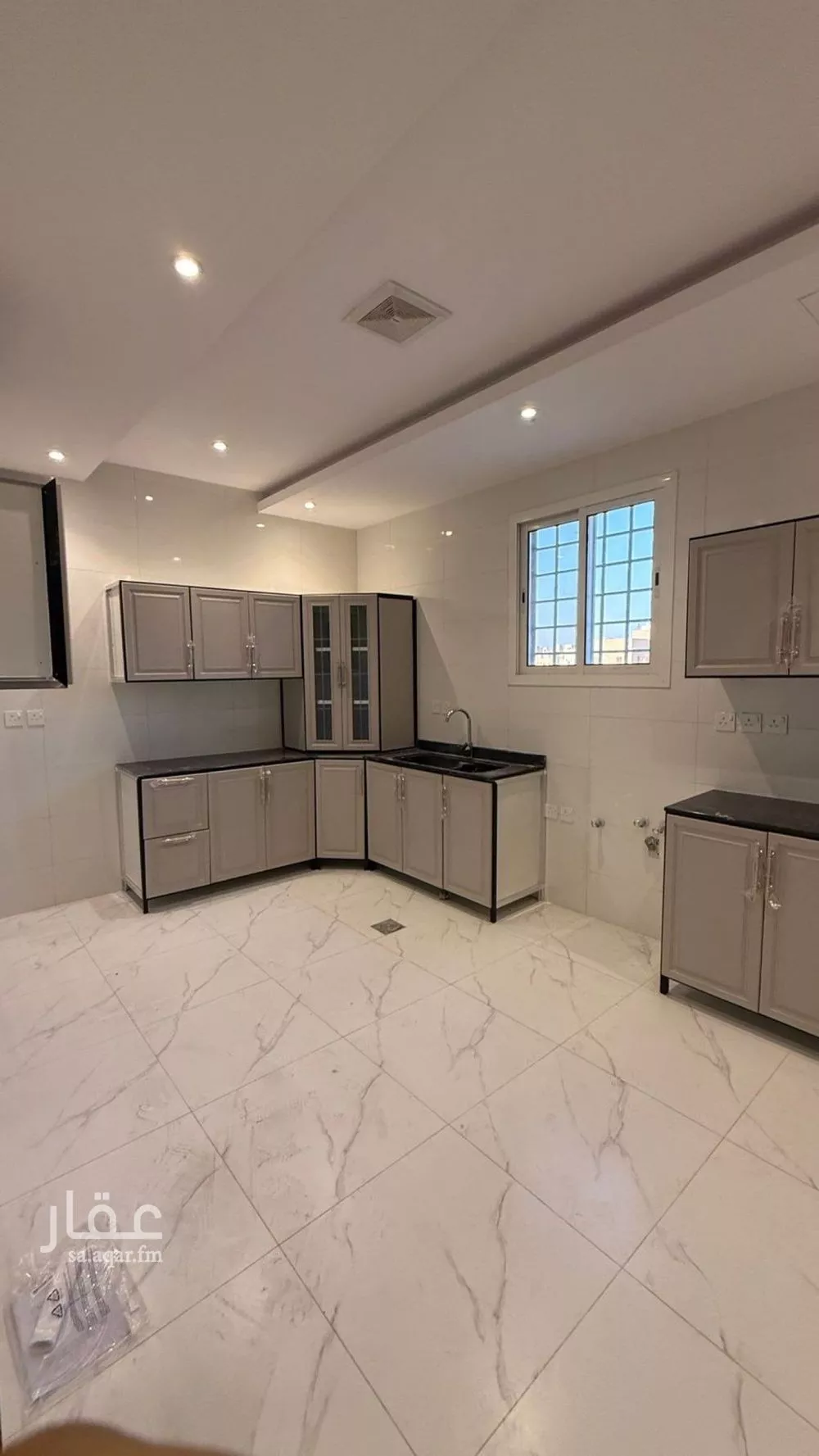 4 bedroom floor in Al Aridh 2