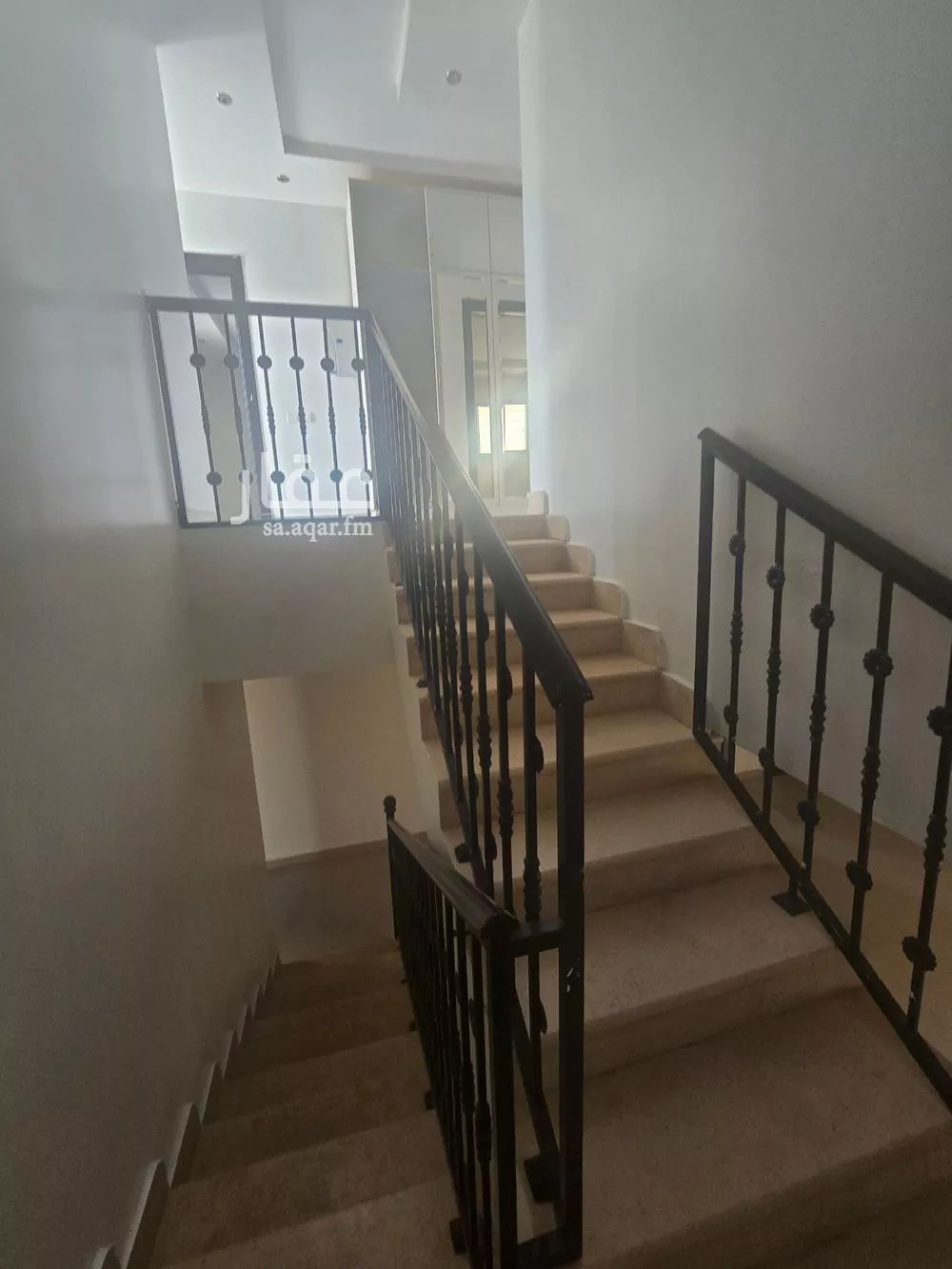 3 bedroom floor in Al Yasmin 3
