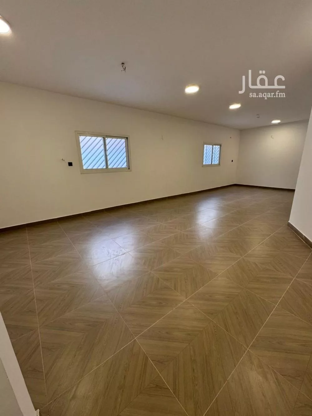 3 bedroom floor in Al Malaz 15