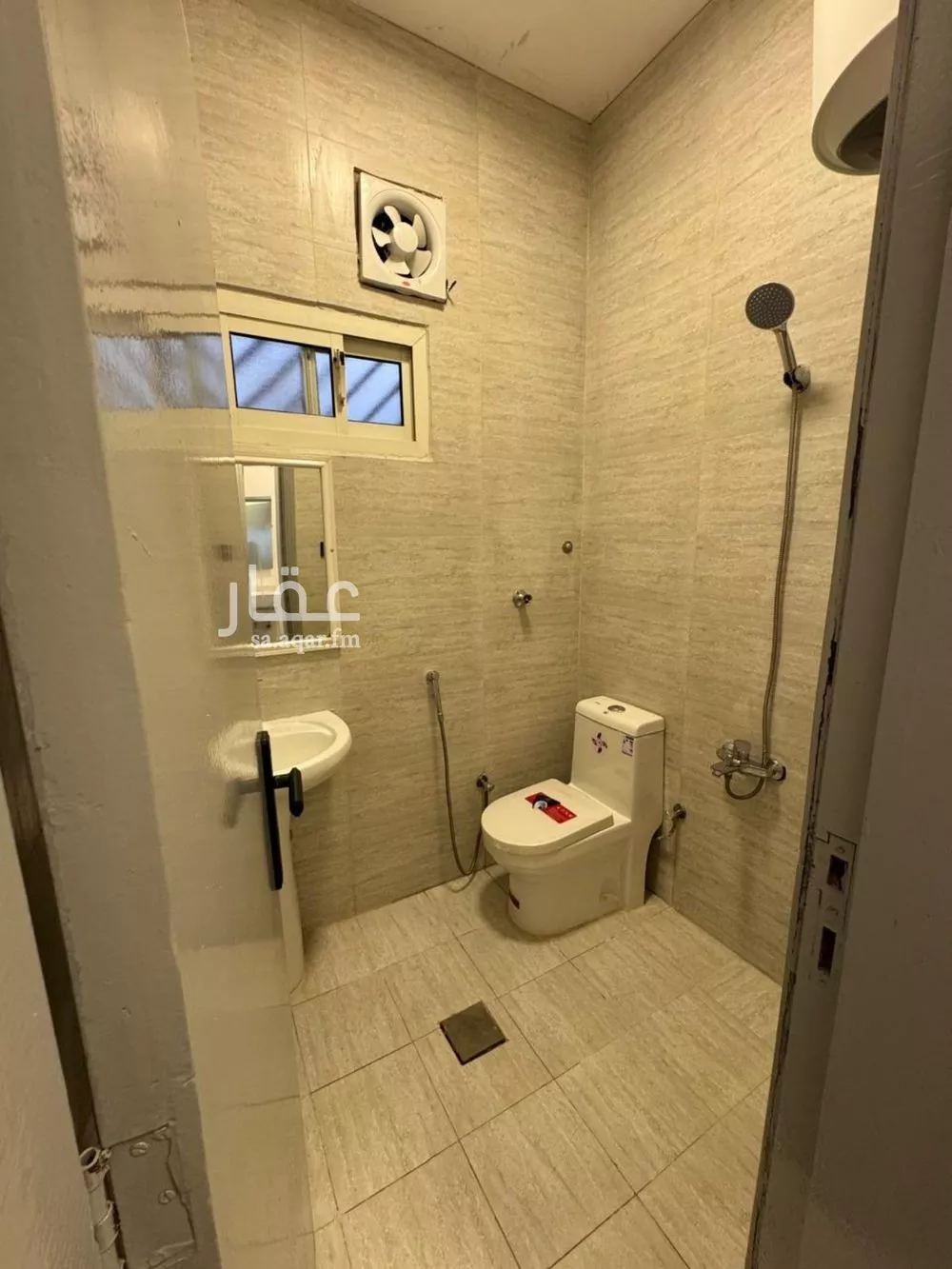 3 bedroom floor in Al Malaz 9