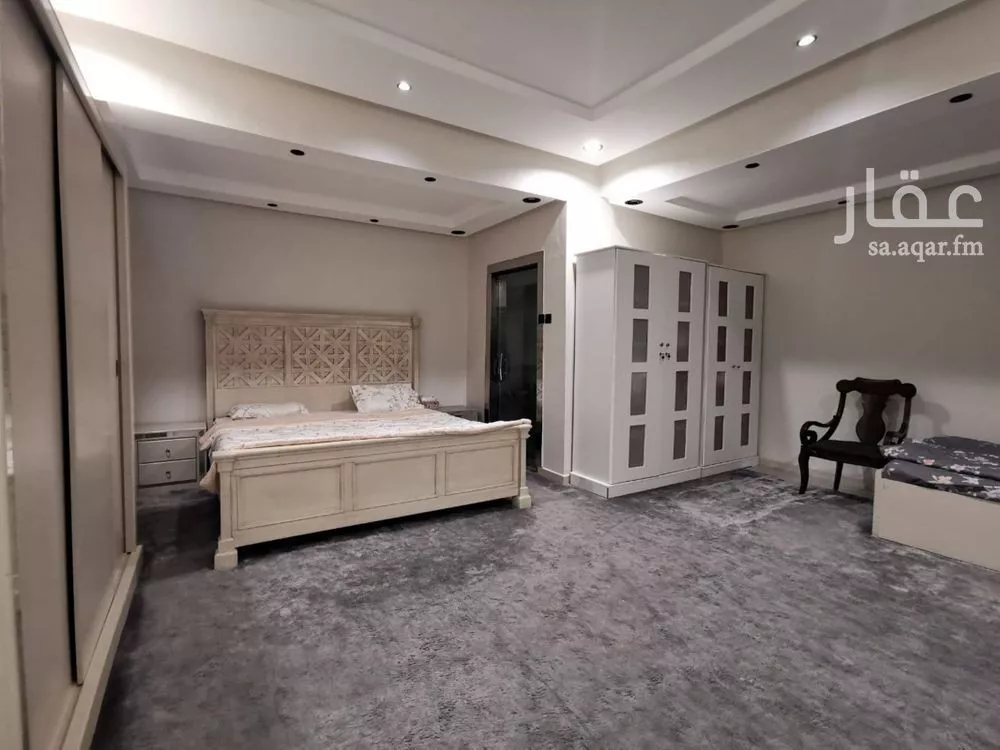 5 bedroom floor in Al Khaleej 2