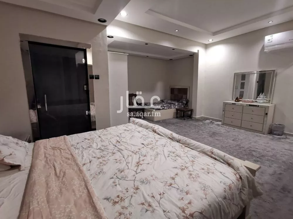 5 bedroom floor in Al Khaleej 7