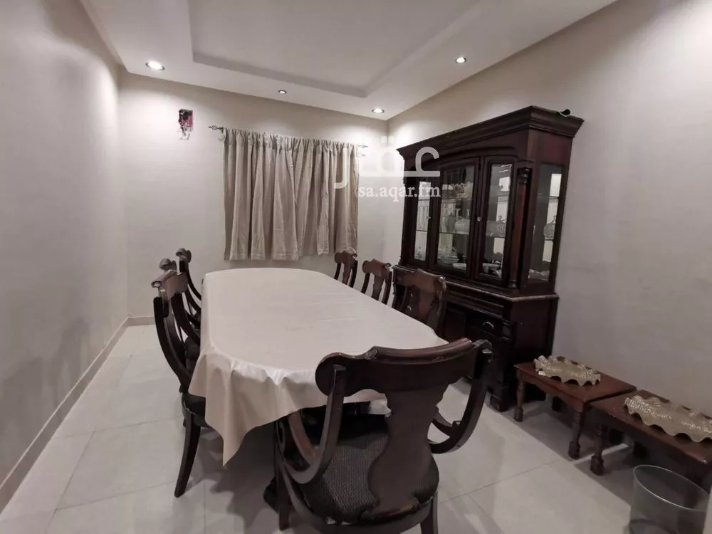 5 bedroom floor in Al Khaleej 9