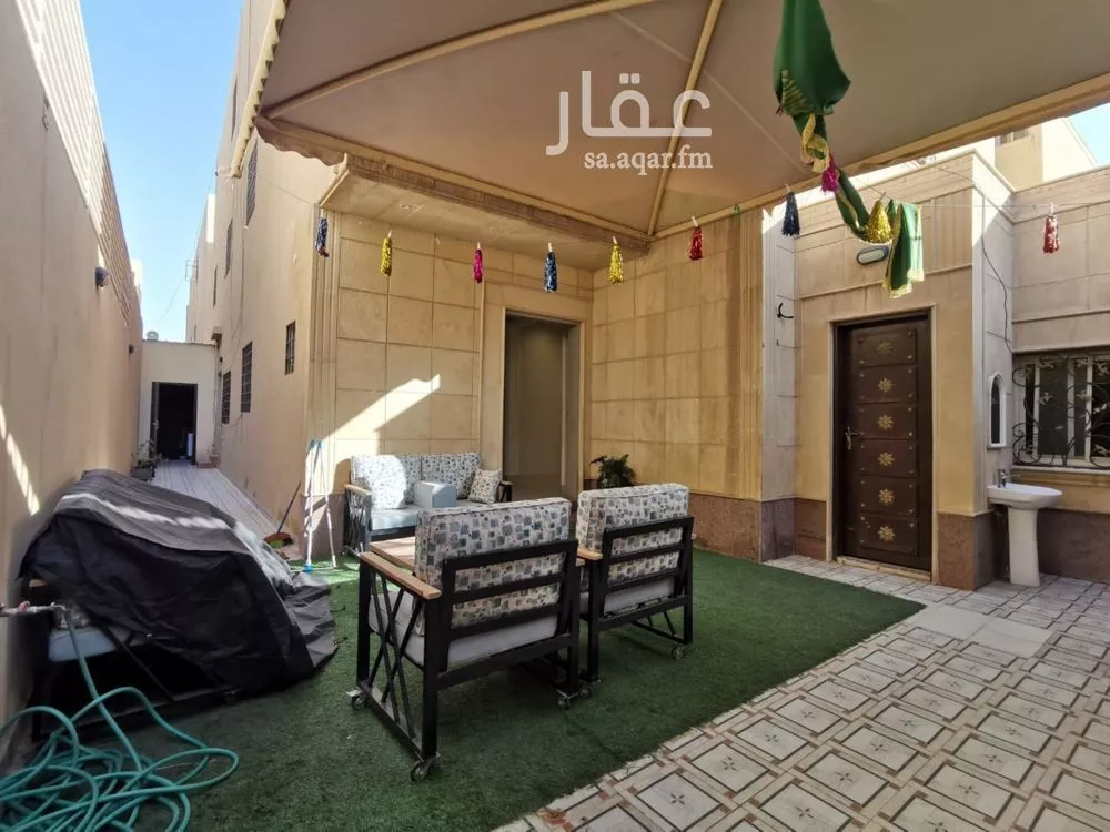 5 bedroom floor in Al Khaleej 10