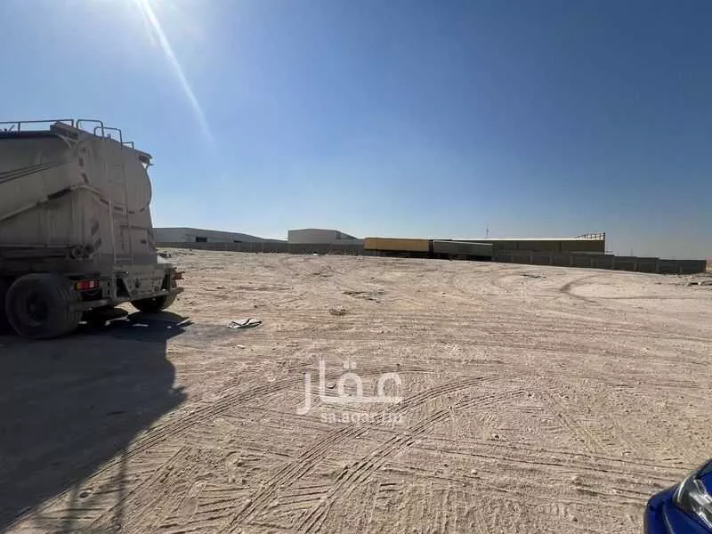 أرض 4389 م² في المناخ 2