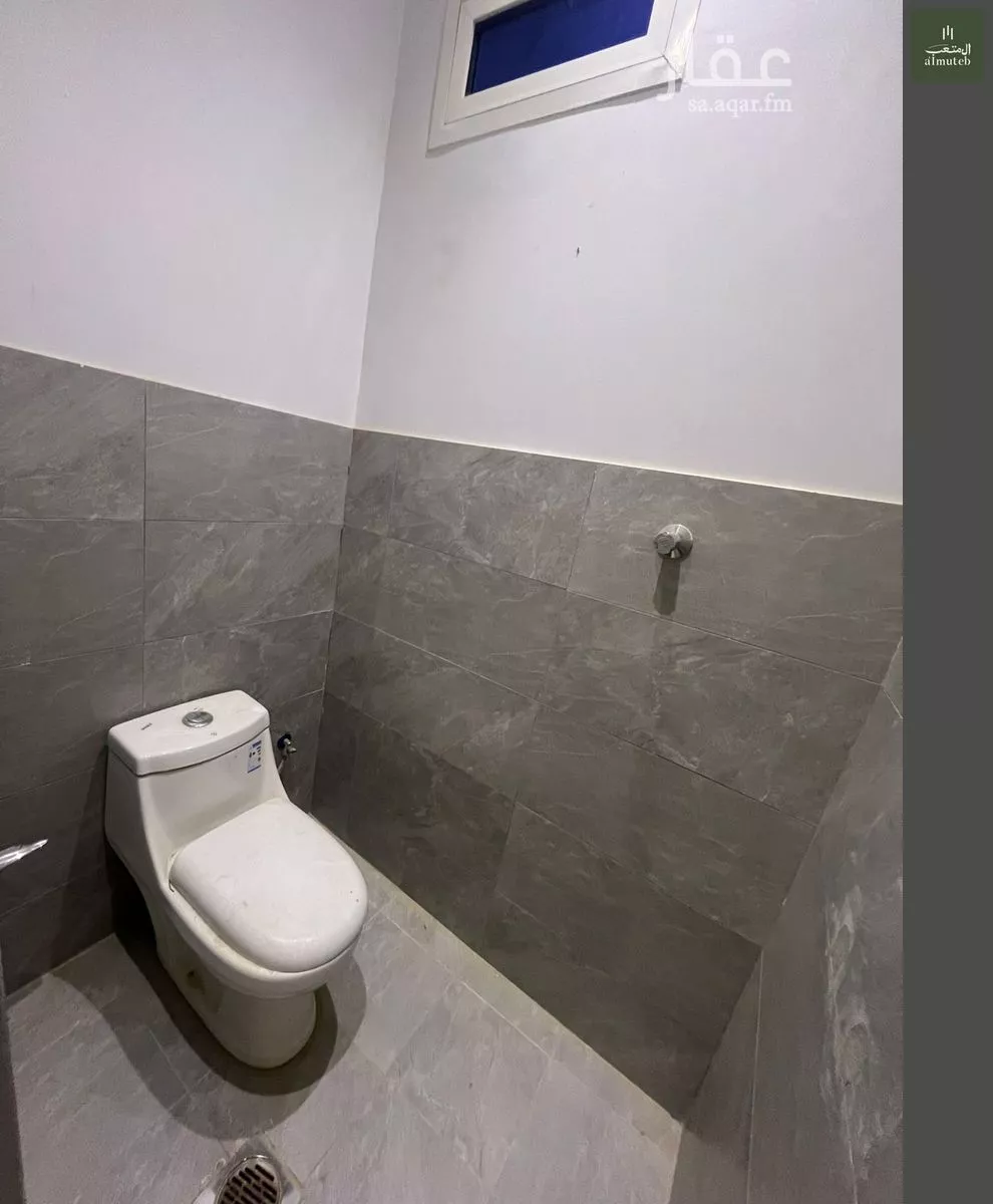 3 bedroom floor in Al Janadriyah 12