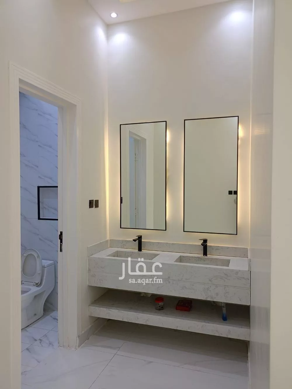 فيلا 4 غرف في الجنادرية 11