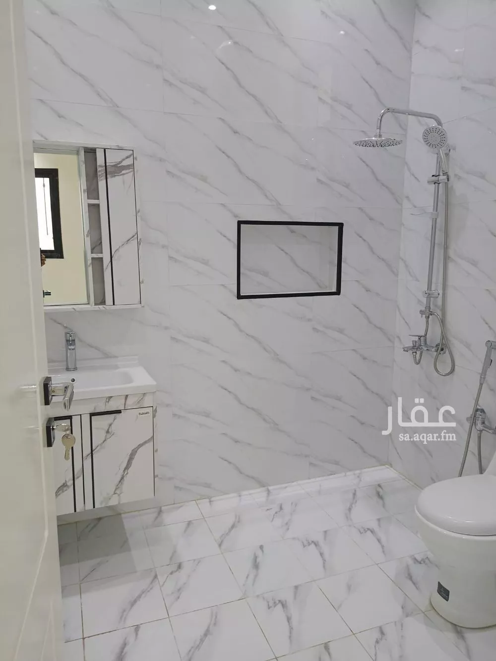 فيلا 4 غرف في الجنادرية 7
