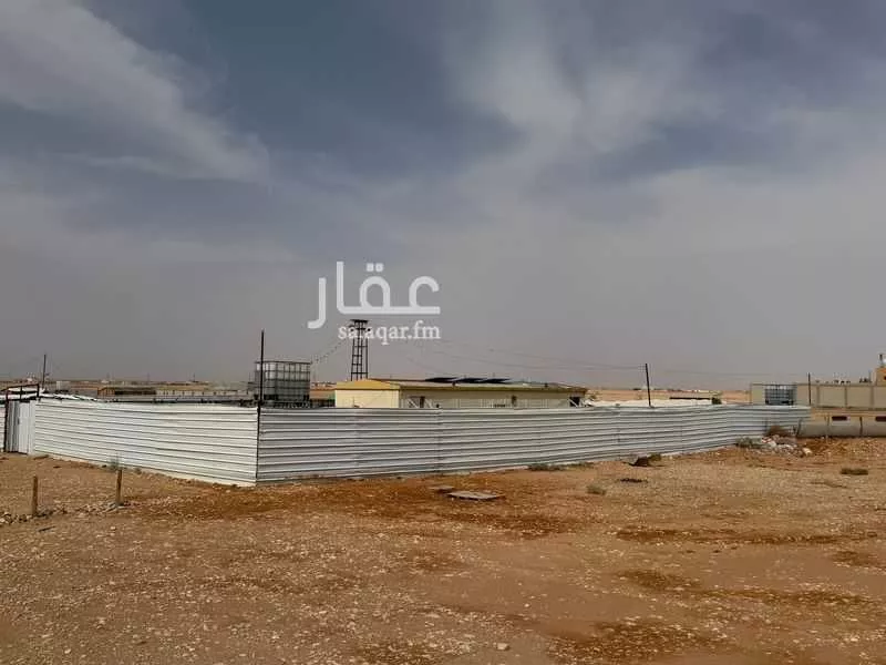 أرض 936 م² في الشرق 4