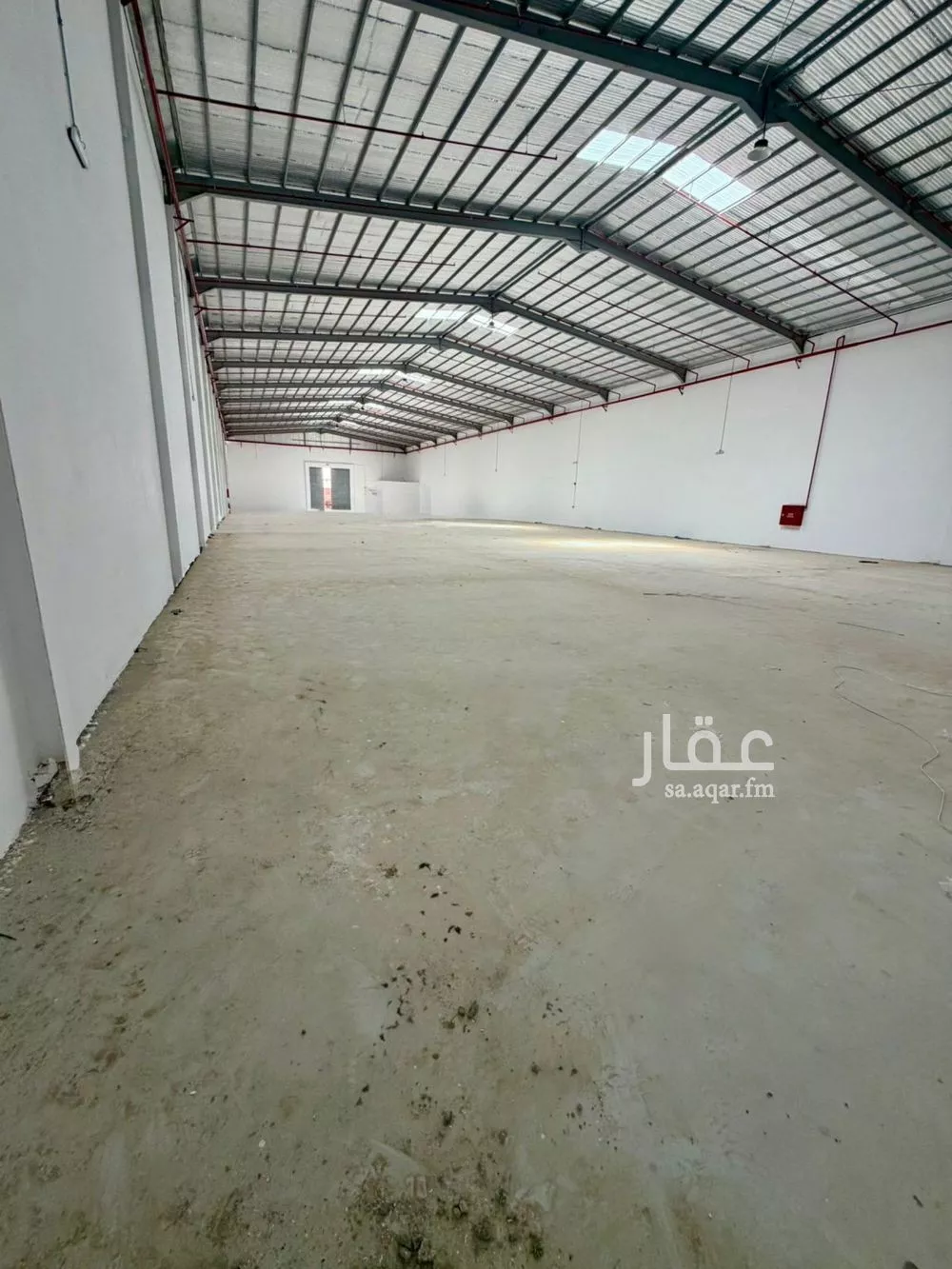 مستودع 2089 م² في المنصورية 3