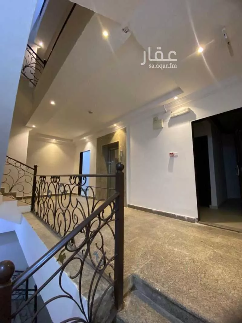 عمارة 625 م² في المونسية 8