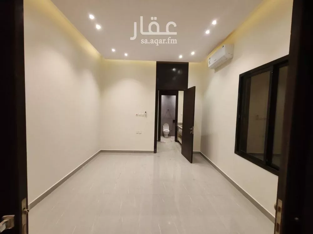 فيلا 7 غرف في العارض 12