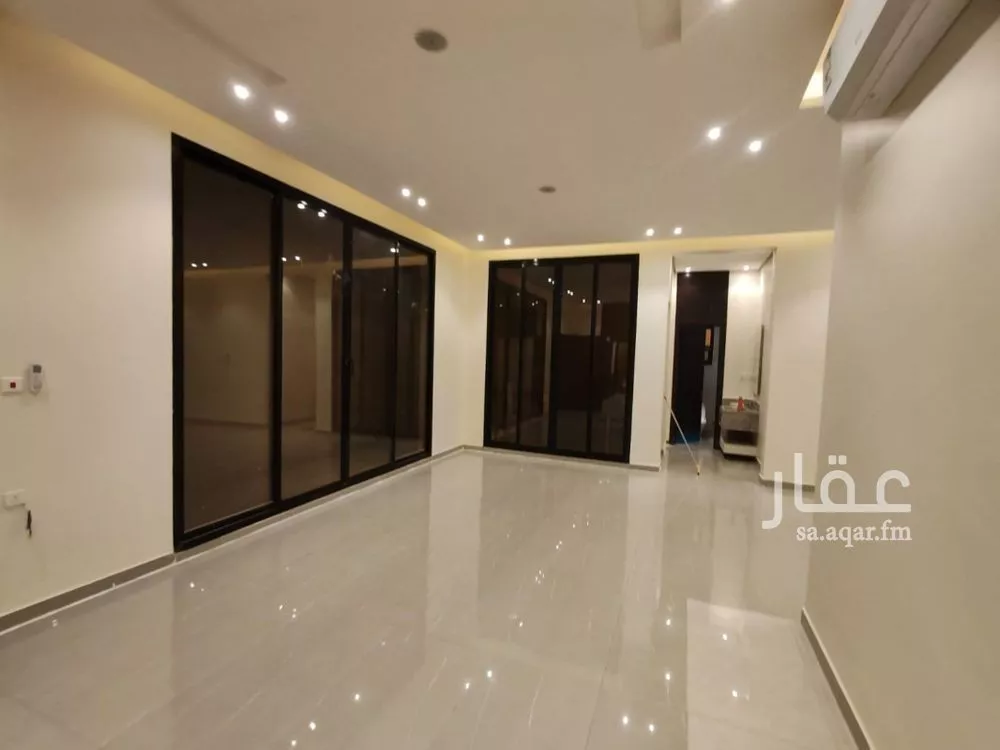 فيلا 7 غرف في العارض 13