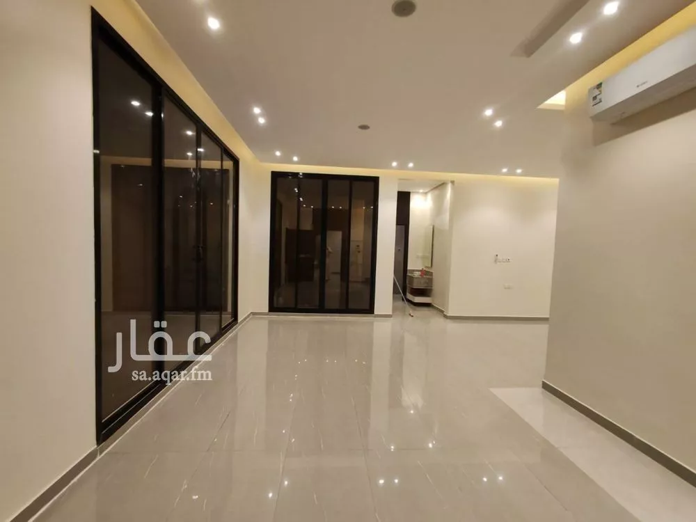 فيلا 7 غرف في العارض 14