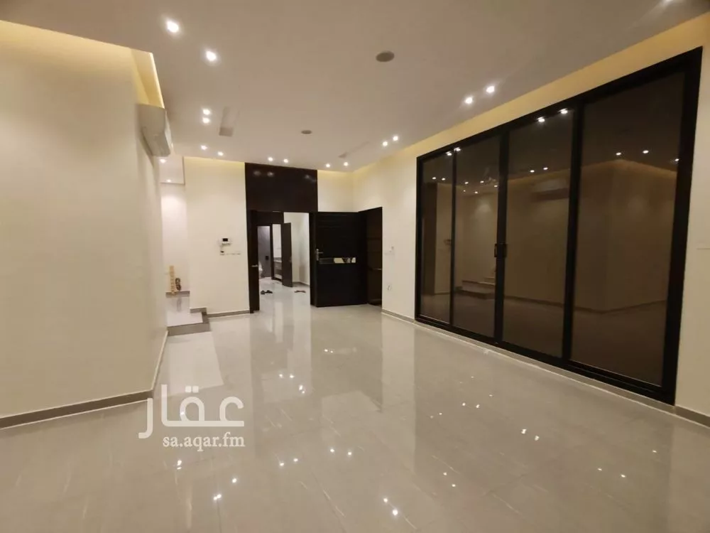 فيلا 7 غرف في العارض 5