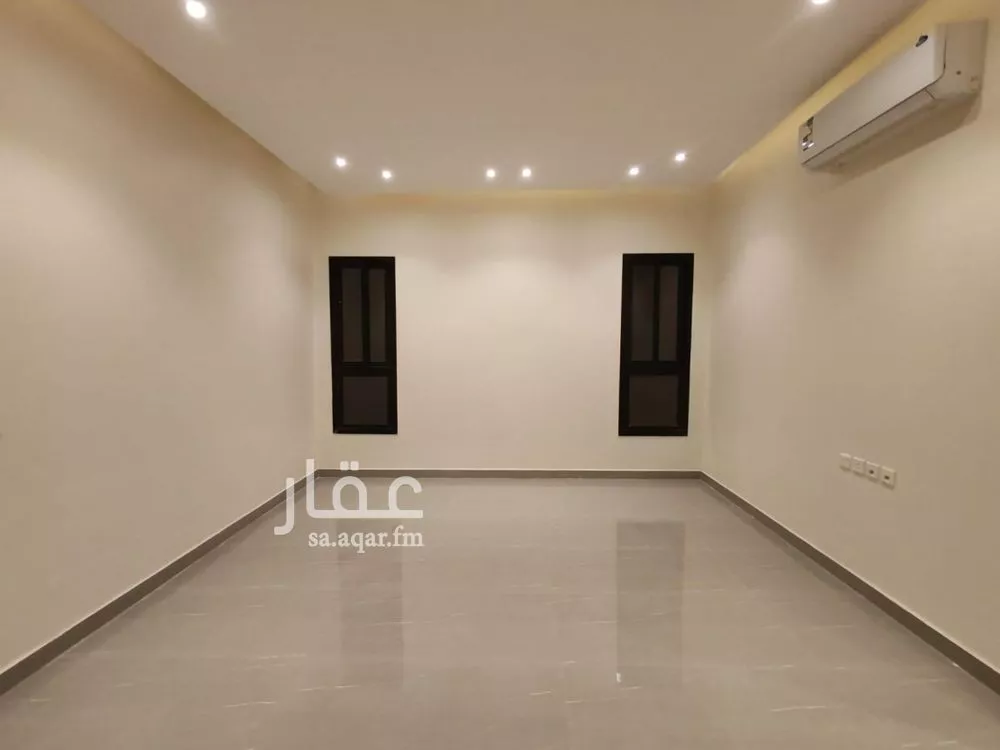 فيلا 7 غرف في العارض 9
