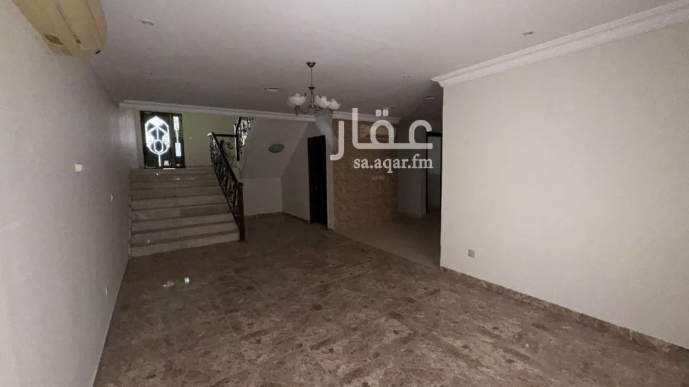 فيلا 9 غرف في العليا 2