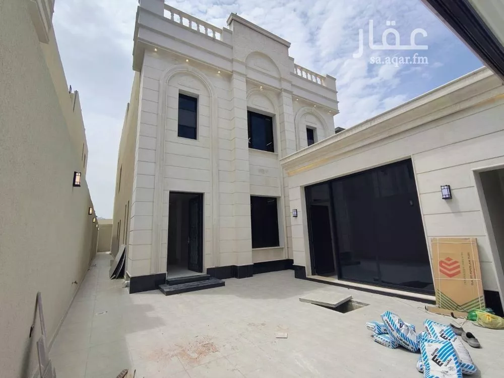 6 bedroom villa in Al Amwaj 5