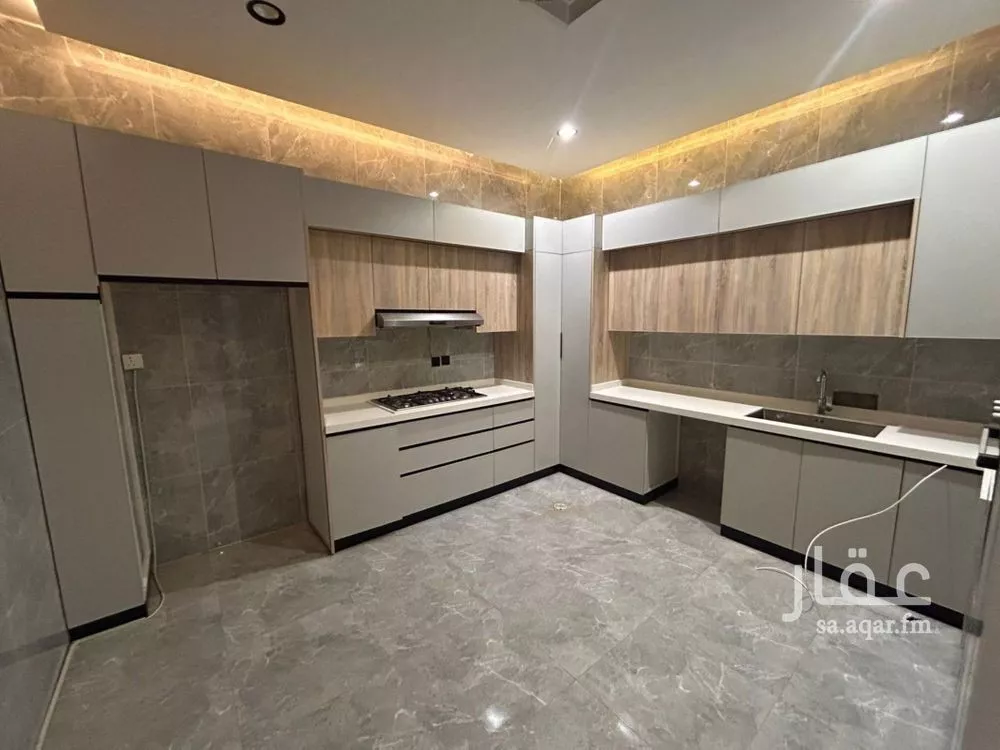 5 bedroom floor in Okaz 15
