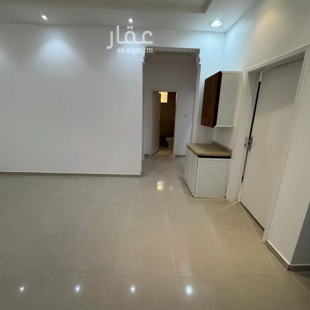 3 bedroom floor in Al Malqa 3