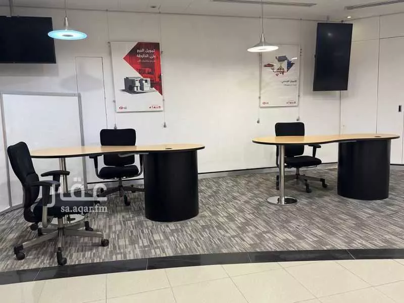 1324 sqm shop in Ad Dhubbat 8