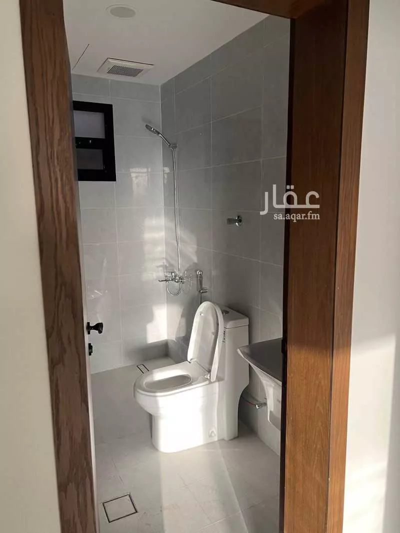 شقة 4 غرف في الحمرا 7