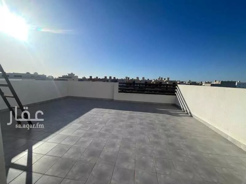 فيلا 8 غرف في الزمرد 12