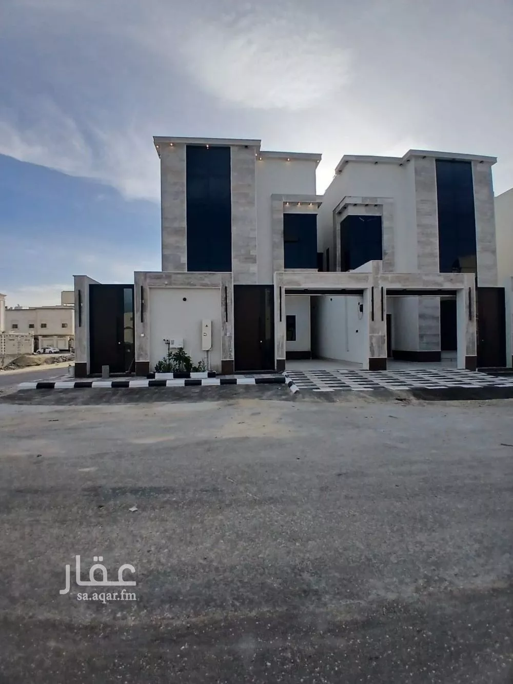 فيلا 8 غرف في ضاحية الملك فهد 2