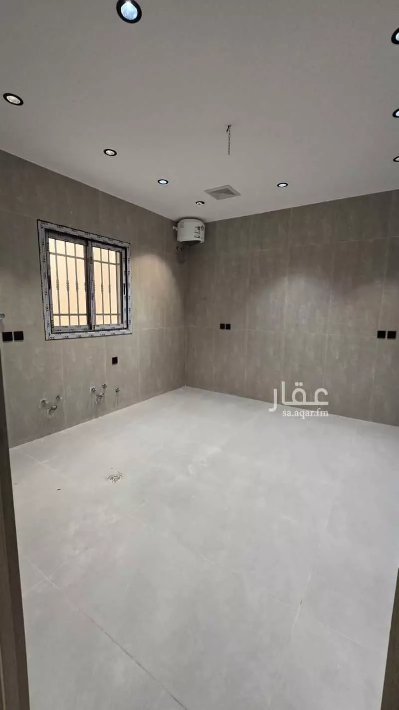 عمارة 330 م² في أبو مرخة 4