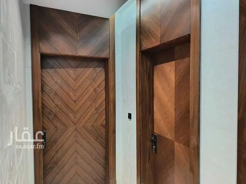 عمارة 550 م² في النزهة 8