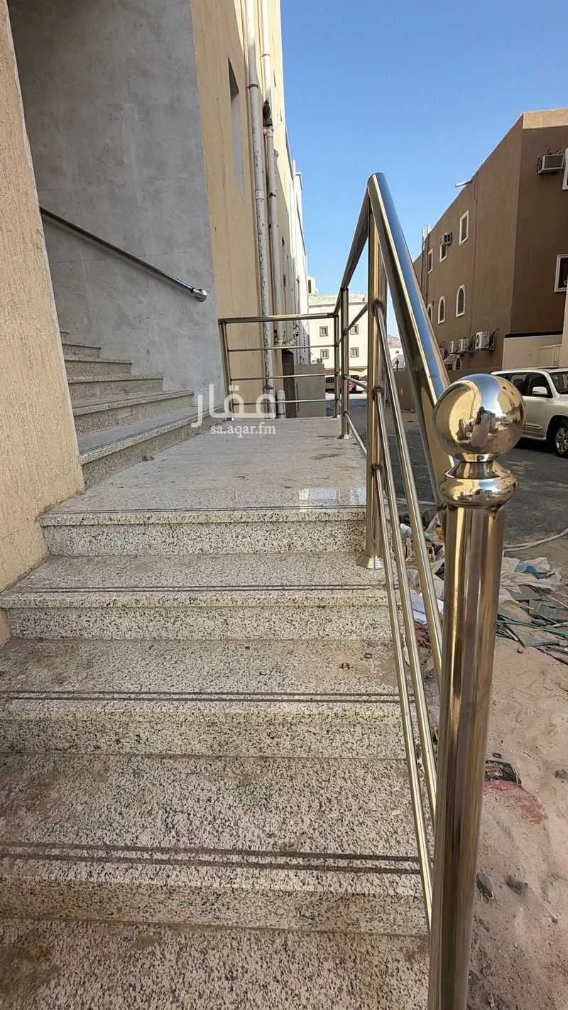 عمارة 600 م² في الملك فهد 13