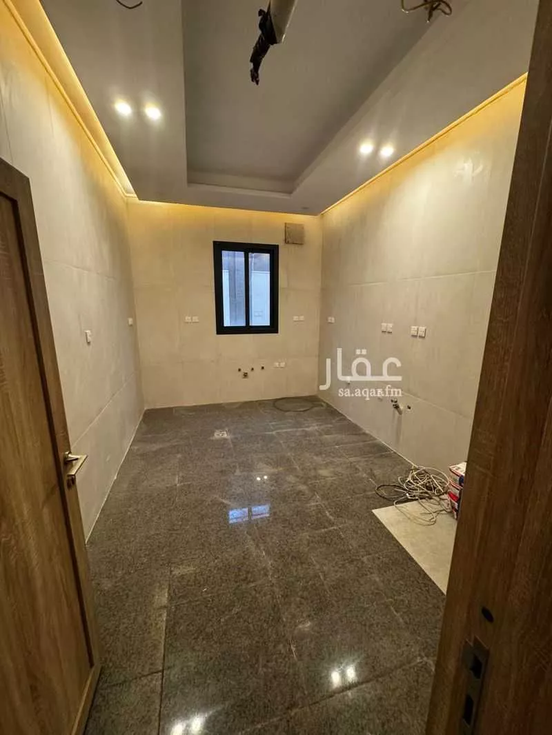 شقة 4 غرف في الأمواج 5