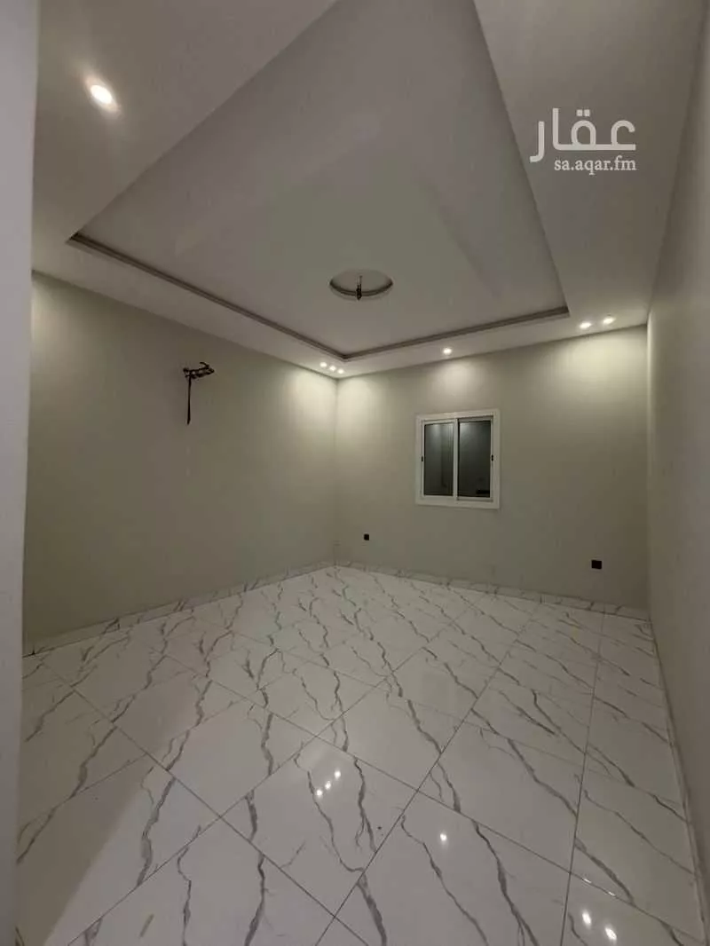 شقة 6 غرف في الريان 18