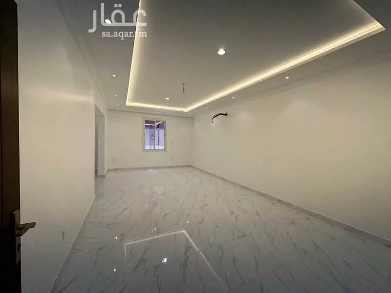 شقة 4 غرف في طيبة 4