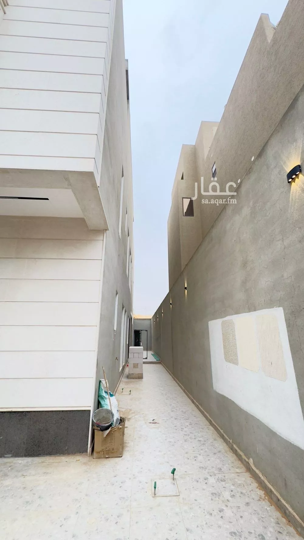 فيلا 8 غرف في الملقا 2