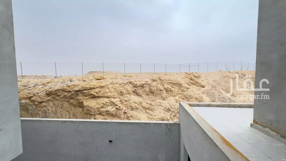 فيلا 8 غرف في الملقا 18