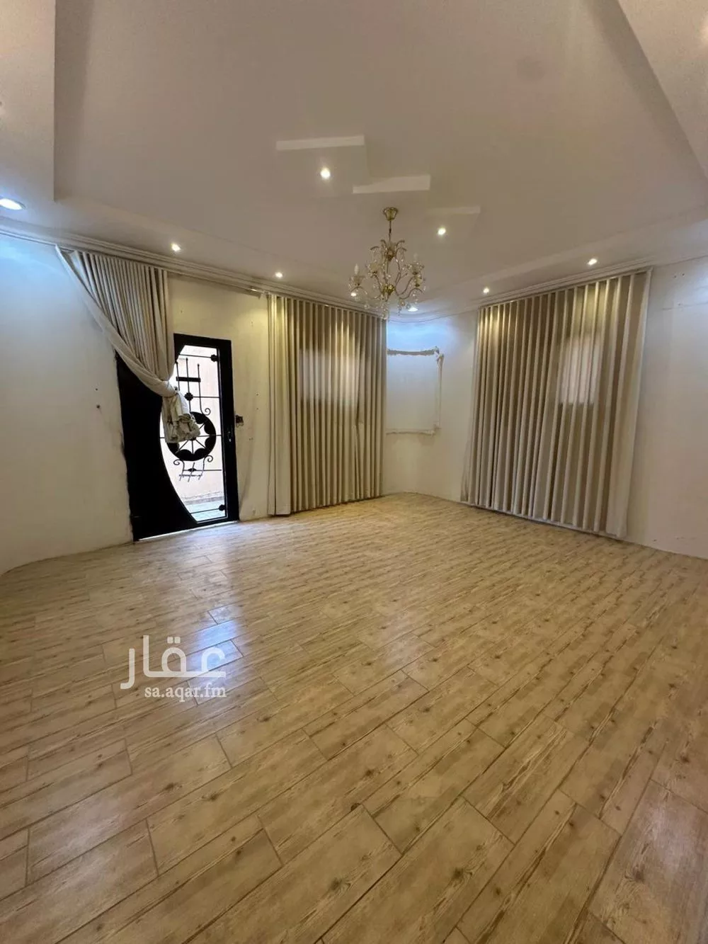 فيلا 13 غرف في بدر 21