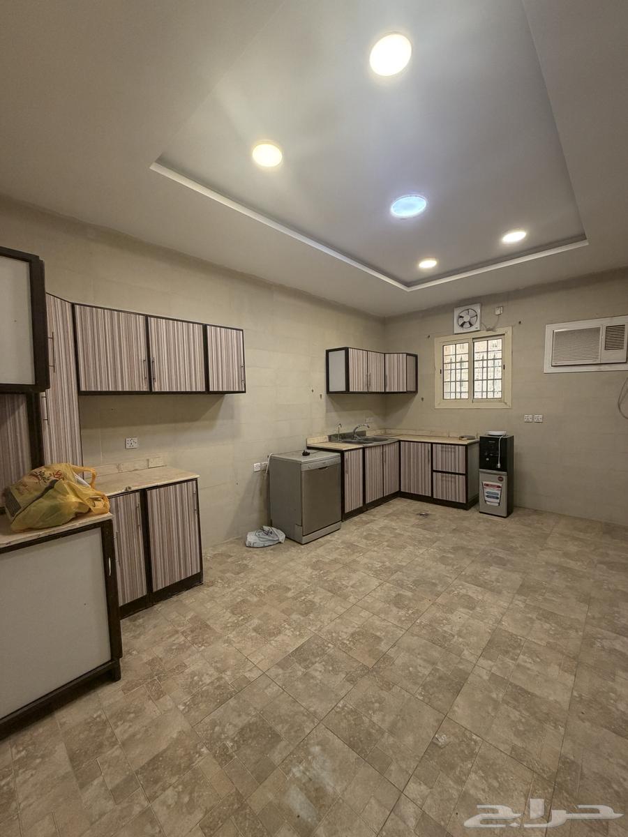 4 bedroom apartment in Ar Rayan 8