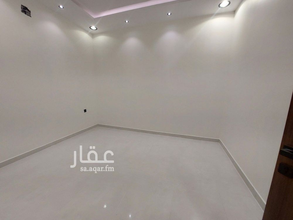 فيلا 4 غرف في ظهرة لبن، الرياض 4