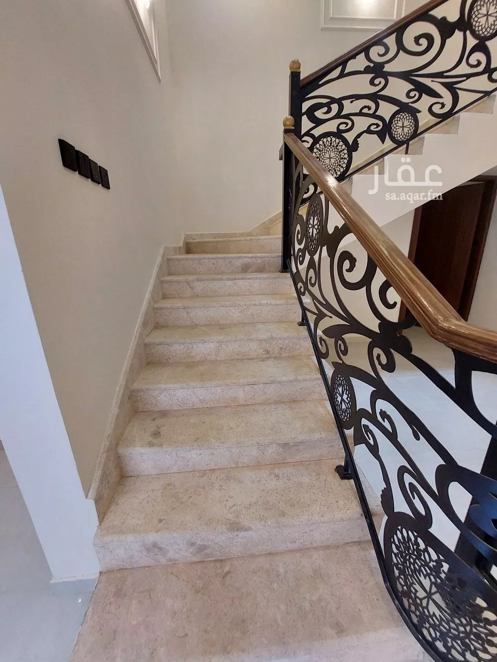فيلا 5 غرف في ظهرة لبن 28