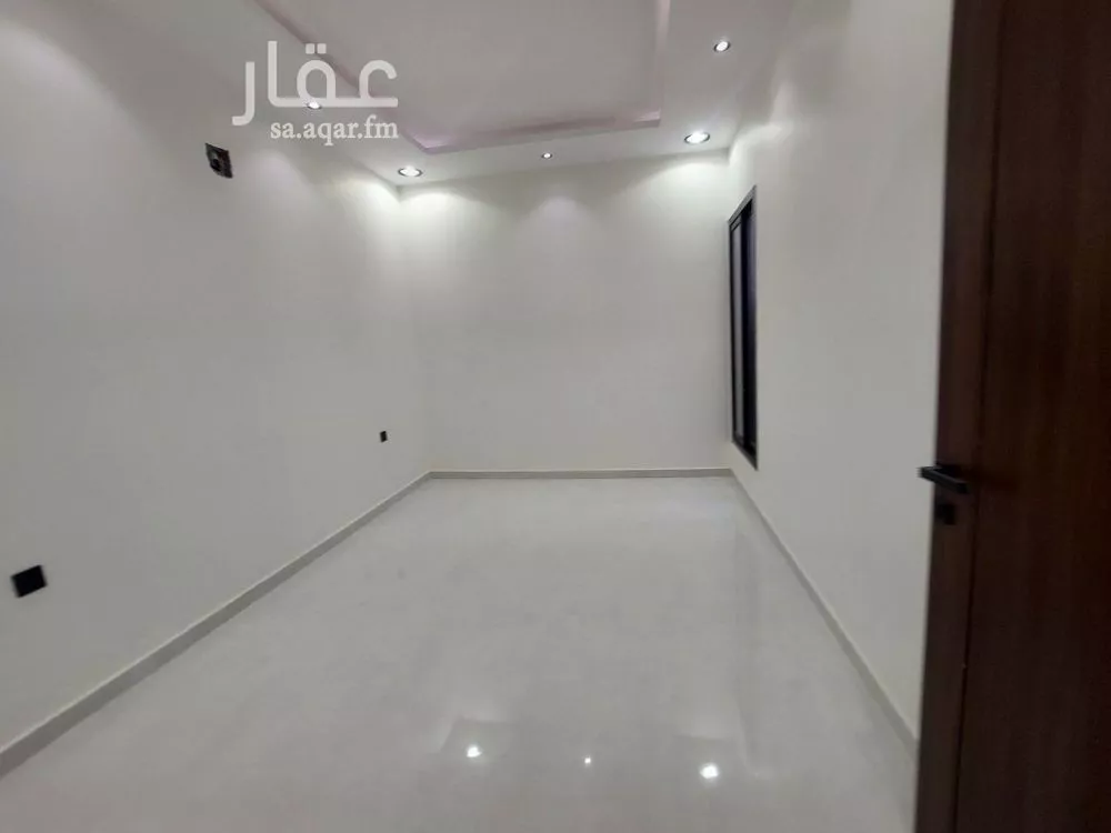فيلا 5 غرف في ظهرة لبن 10