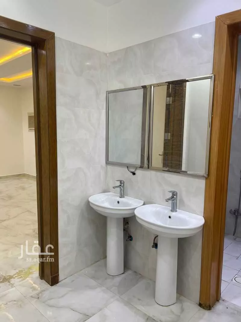 4 bedroom apartment in Al Qairawan 6